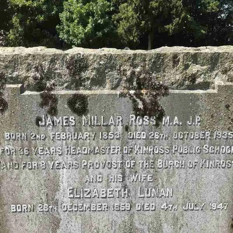 Gravestone of Ross surname in Kinross