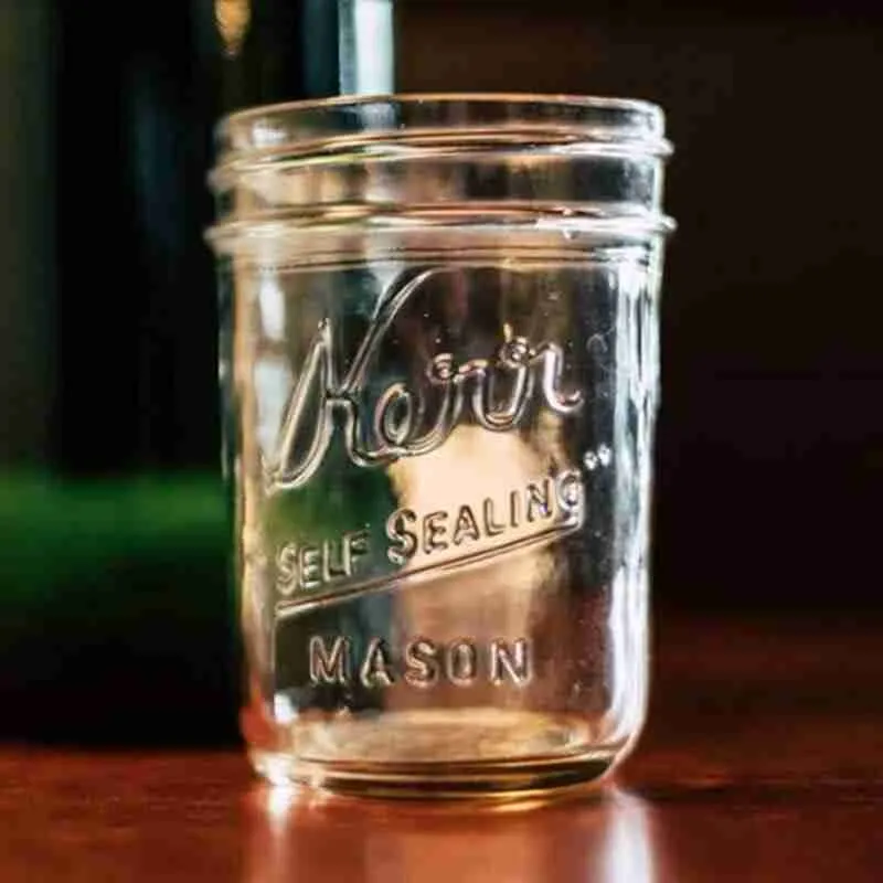 The Kerr surname featured on a mason pint jar.